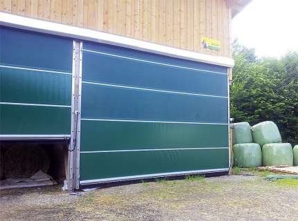 Electric Agridoor 5.5x3.1M width 5.50m, height 3.10m,
kit without motor and switch