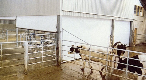 Parlour Gate, width 9.0 m, height 3.10 mwith electric motor